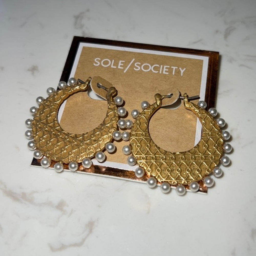 Sole Society Stamped and Pearl Hoops. NWT